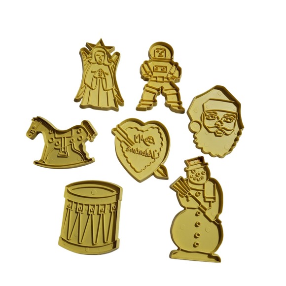 Stanley Other - Vintage Stanley Plastic Holiday‎ Cookie Cutters Angel Santa Astronaut Horse Drum